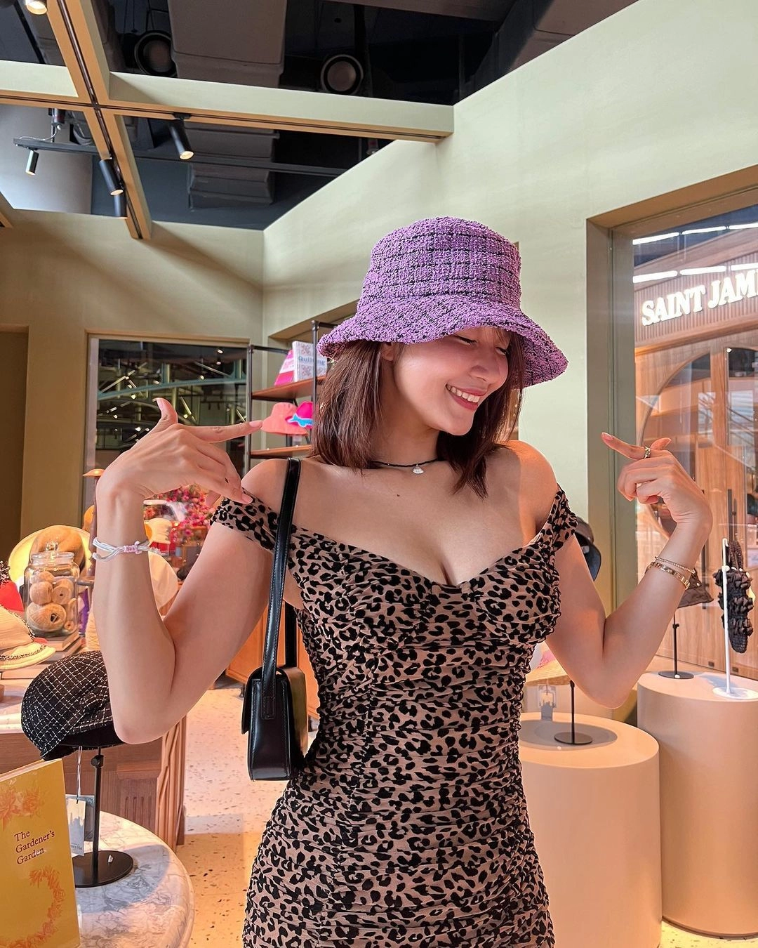 신도시 미시의 정석 오또맘 색기 좔좔 흐르는 몸매