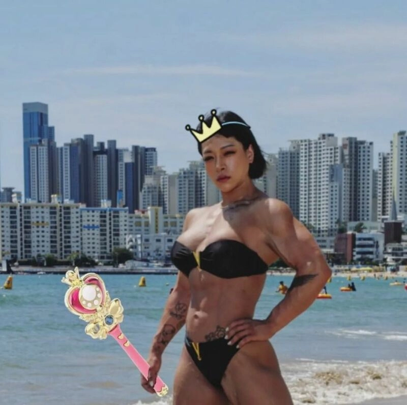 호불호 갈리는 광안리 비키니 누나