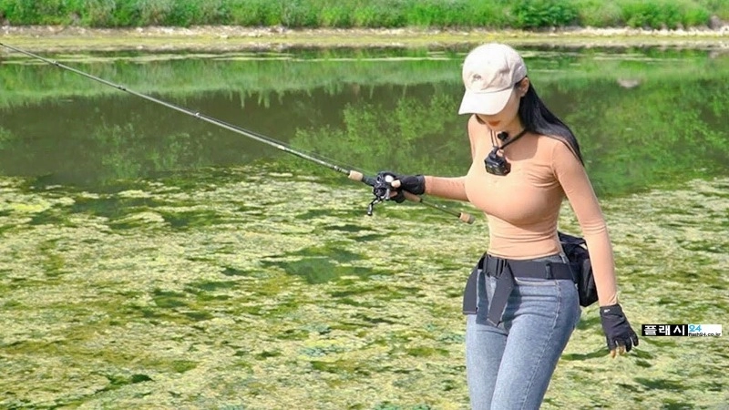 낚시 여성 유투버 앵쩡