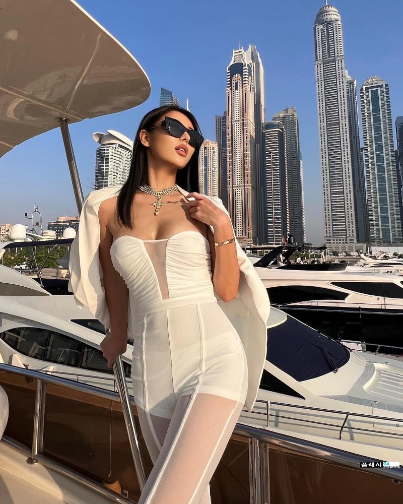 리버풀녀 정유나 DJ도 하고 있네