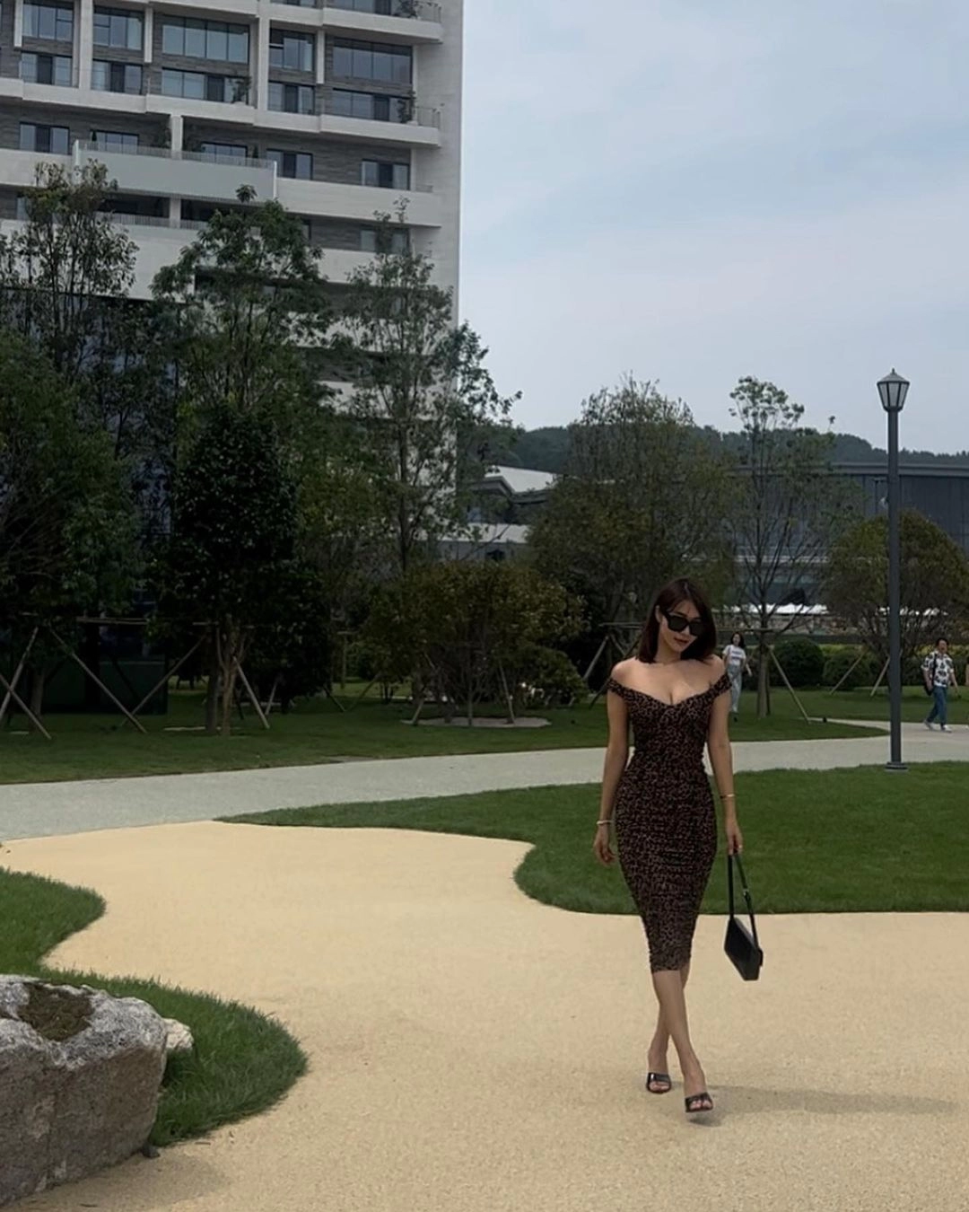 신도시 미시의 정석 오또맘 색기 좔좔 흐르는 몸매