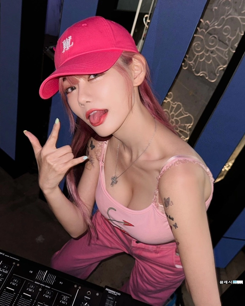 흔한 유부녀의 외출룩 빛베리