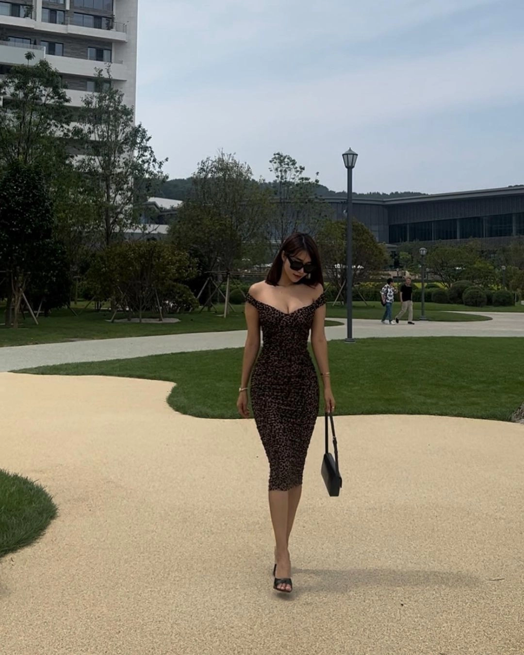 신도시 미시의 정석 오또맘 색기 좔좔 흐르는 몸매