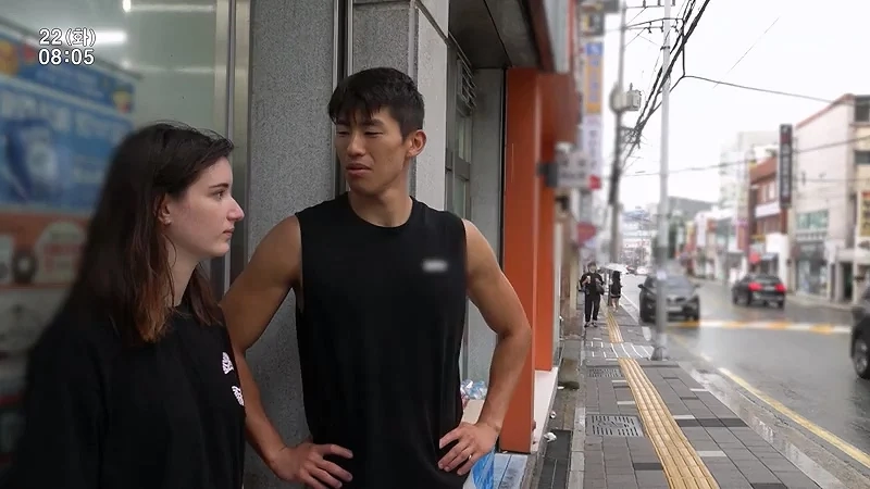 아침 안먹는 와이프 아침 먹게하려고 아침산책 같이 가주는 남편