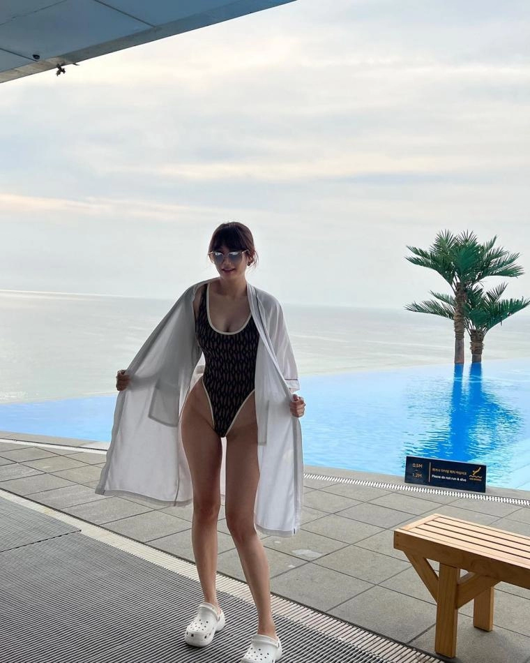 이희은 사장님 쌔끈한 몸매