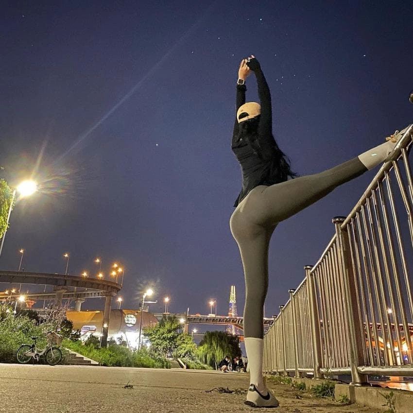 왕골반으로 유명한 인플루언서 채온