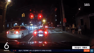 신호 대기중 날벼락 맞은 오픈카