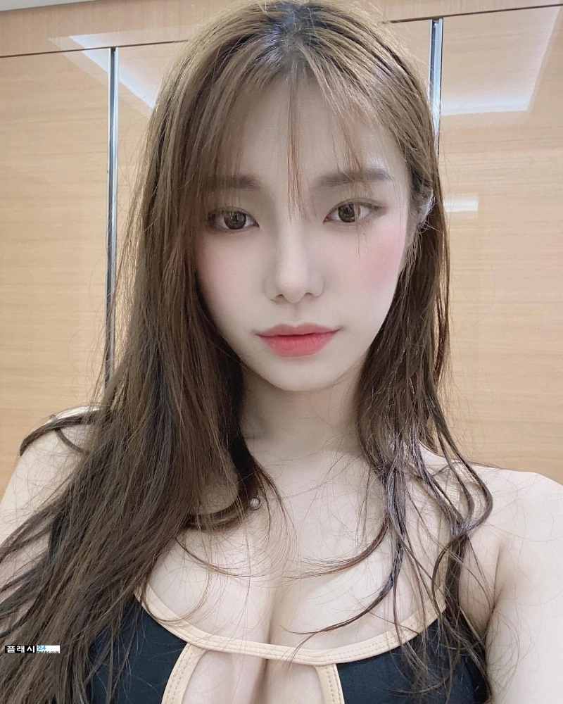 유잼이 정도면 해변에서 시선 집중이지