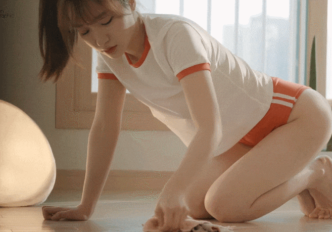 바닥청소하는 부르마 ㅊㅈ