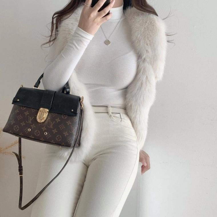 색기 좔좔 75E컵녀