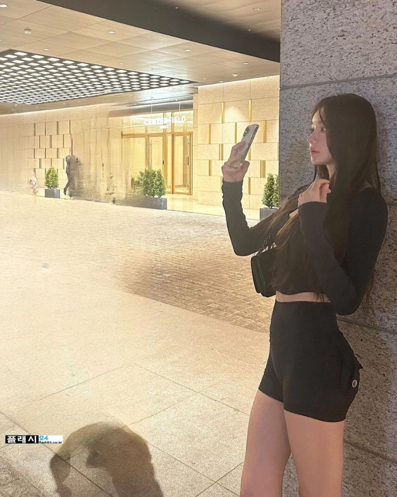 옷 차림이 매우 가벼운 172cm 49kg