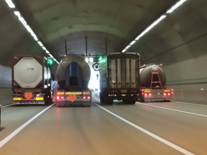 운전중에 보면 흥분할 뒤태