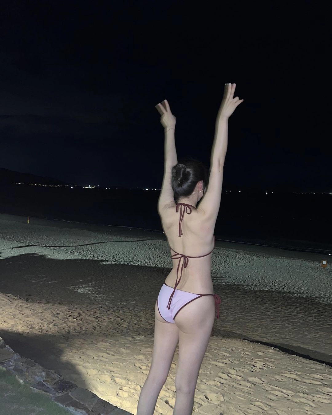 원더걸스 소희 비키니 뒤태