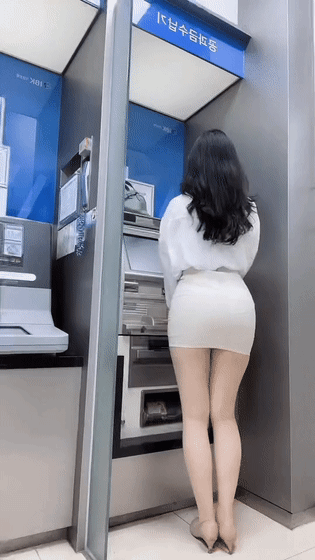 유튜버 두디 뒤치기 마려운 몸매