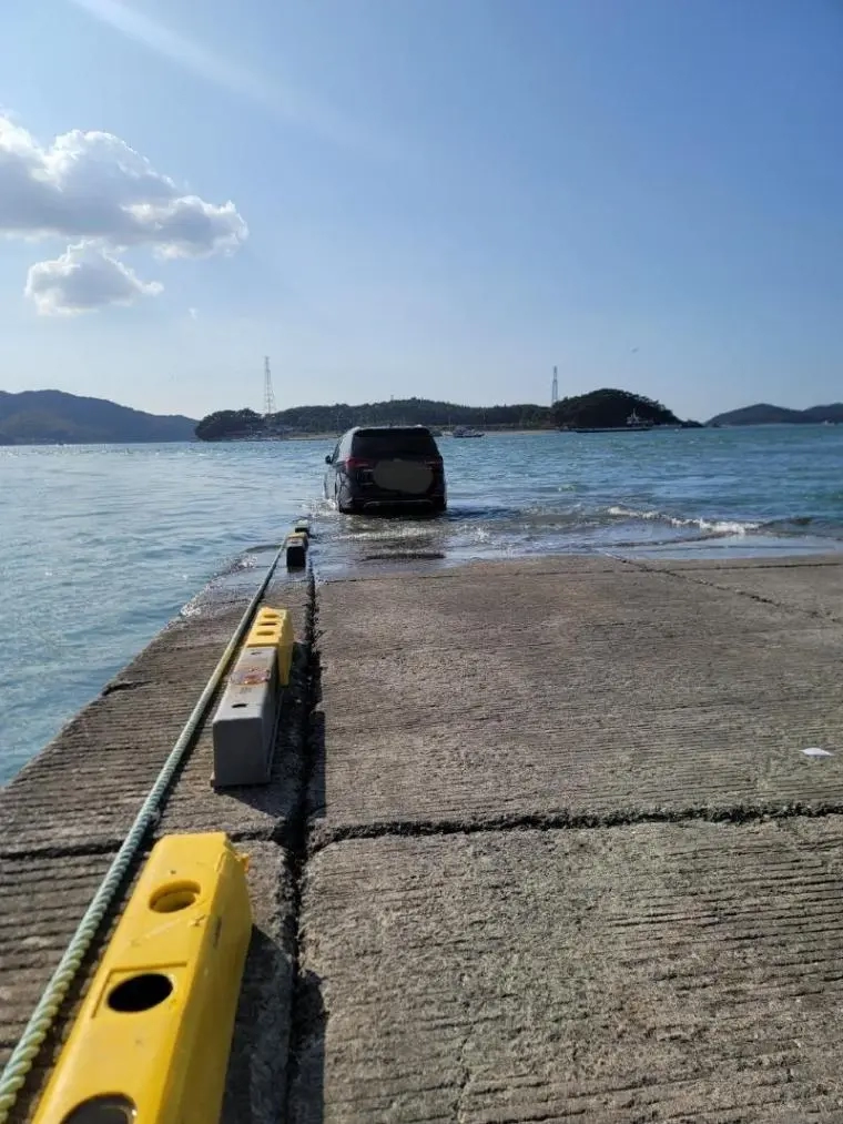 바닷가 근처에 차 세우면 안되는 이유