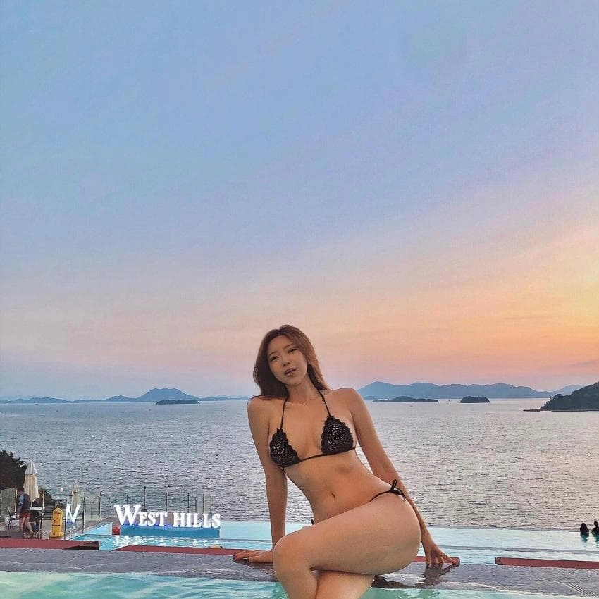 모델 최소미 팬트리 노출 몸매