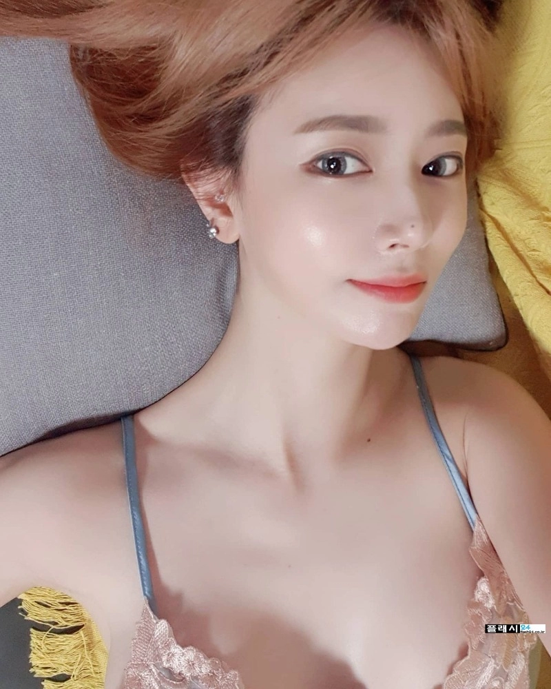 알차게 방송하는 BJ 지효 송지혜