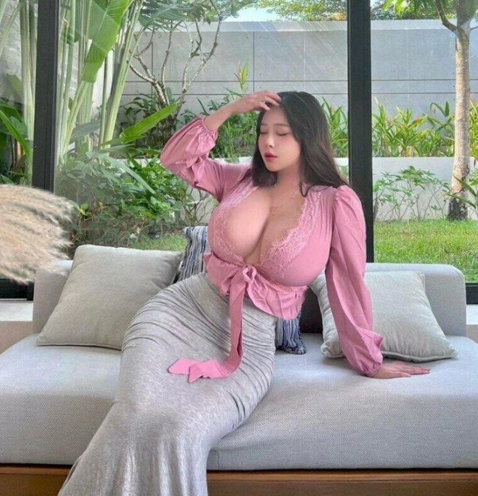 79KG 떡감 지릴듯한 육덕 몸매 모델