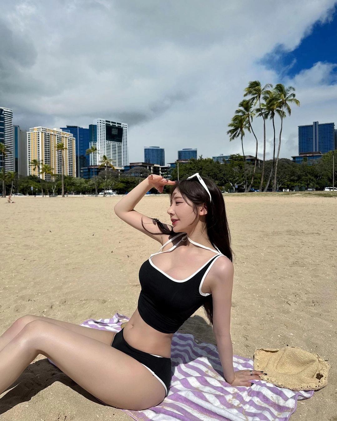 bj 금화 휴가가서 쌔끈한 비키니 노출