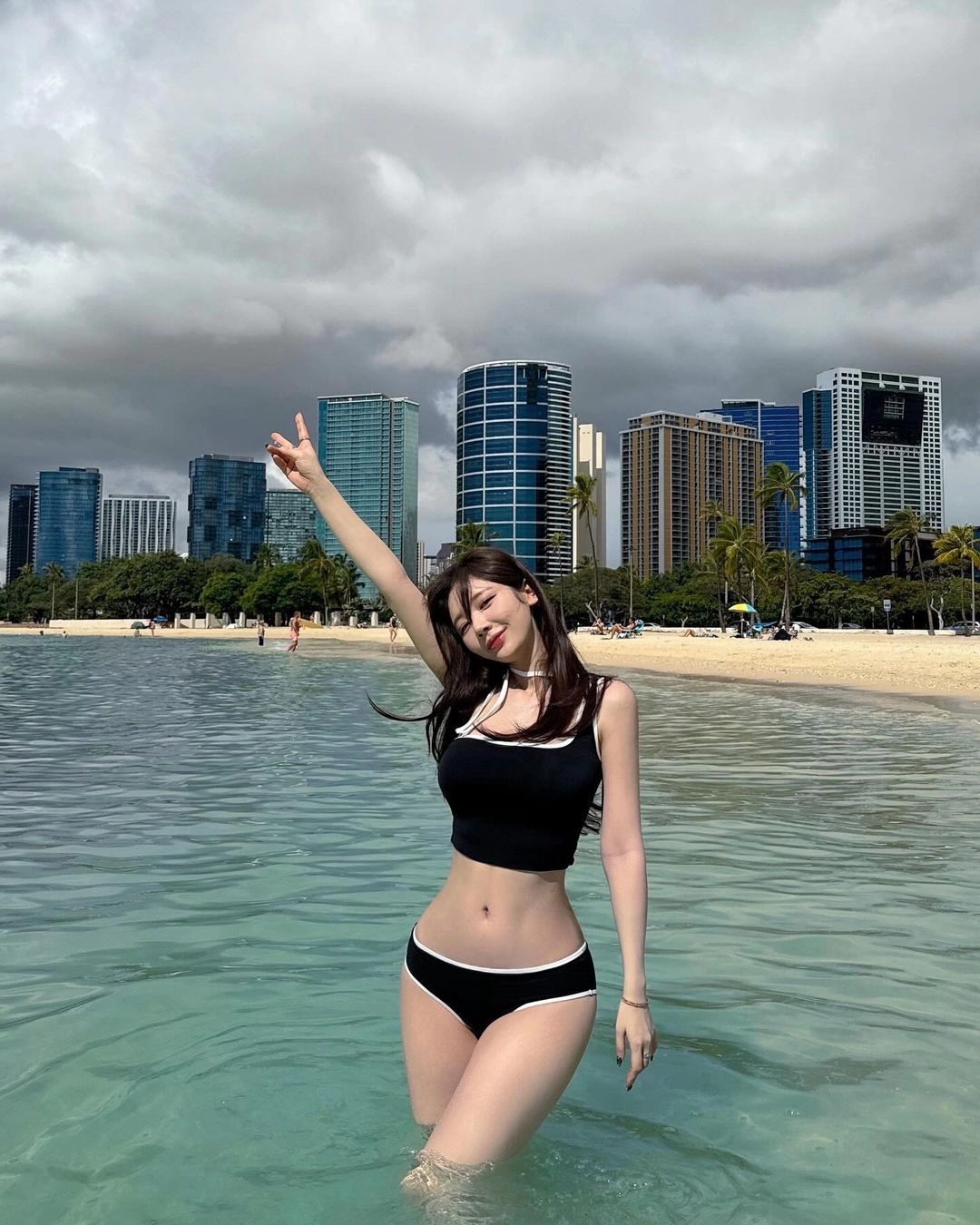 bj 금화 휴가가서 쌔끈한 비키니 노출