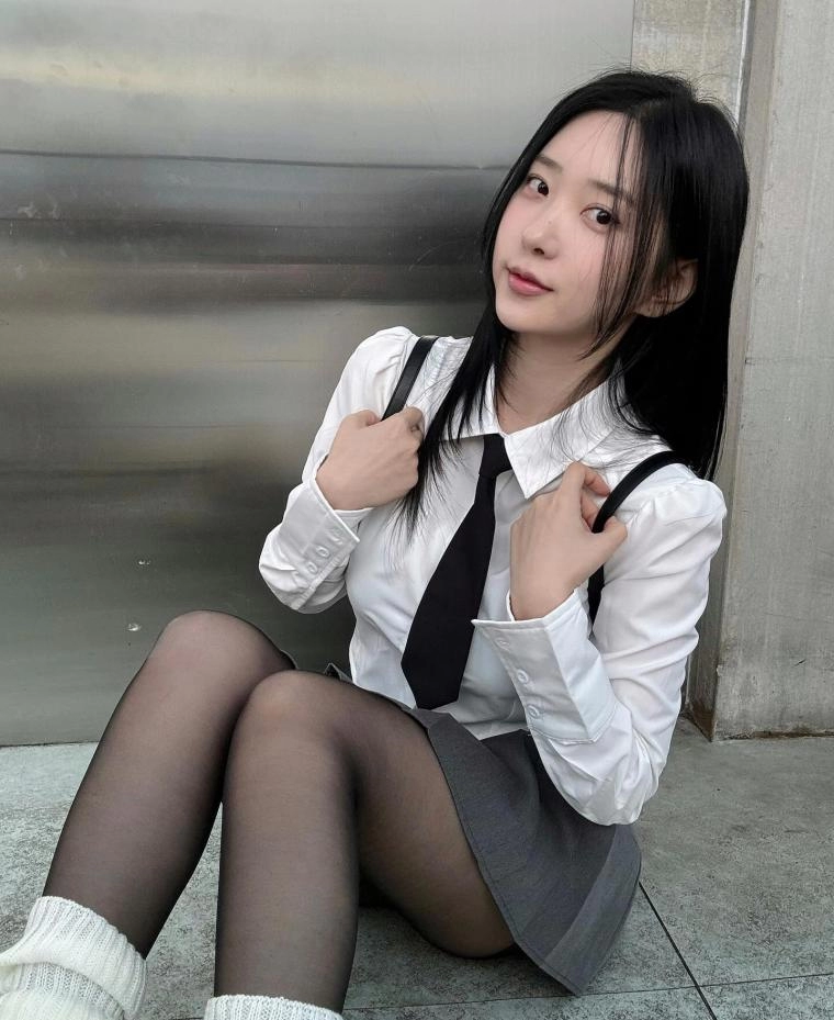 신재은 검스 교복 코스프레