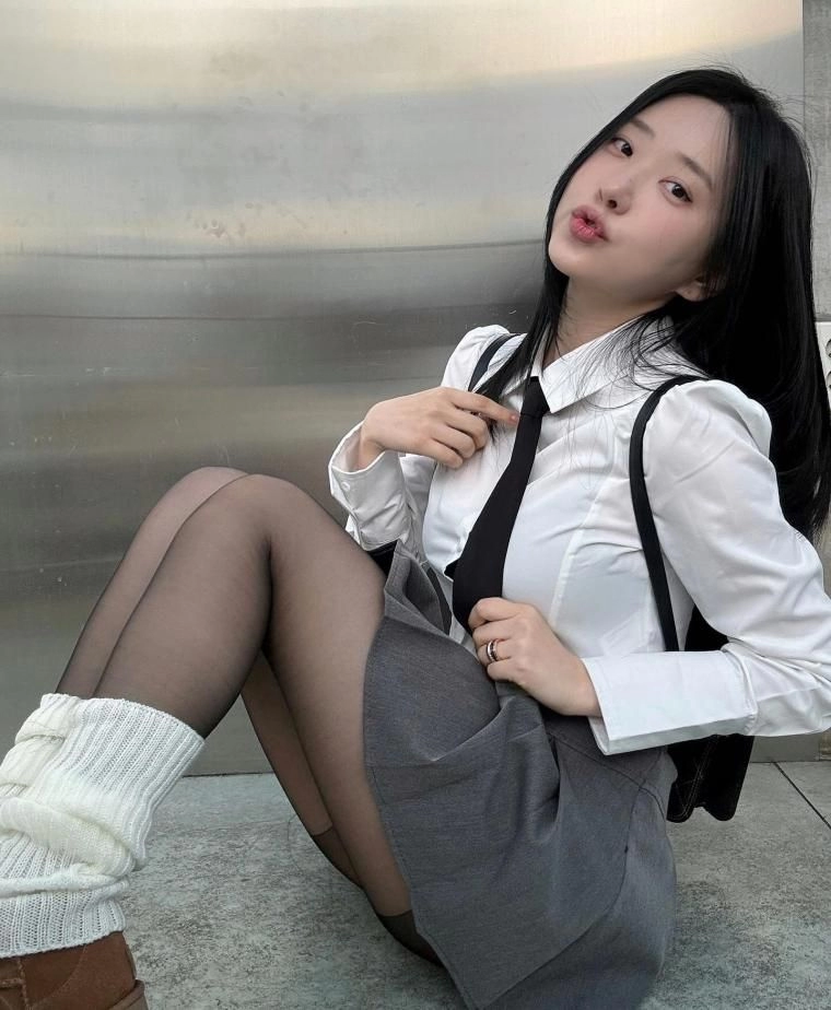 신재은 검스 교복 코스프레