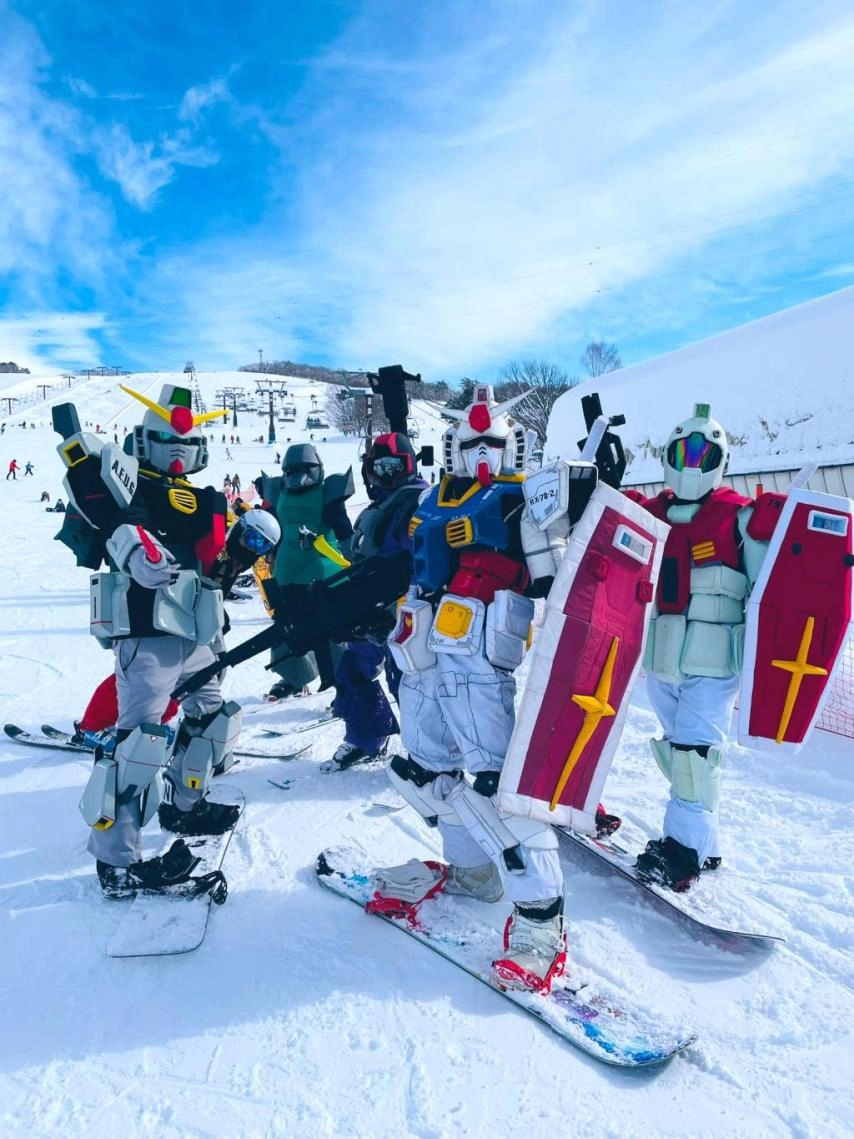 주위시선 한눈에 받는 간지 작살 스키장 복장