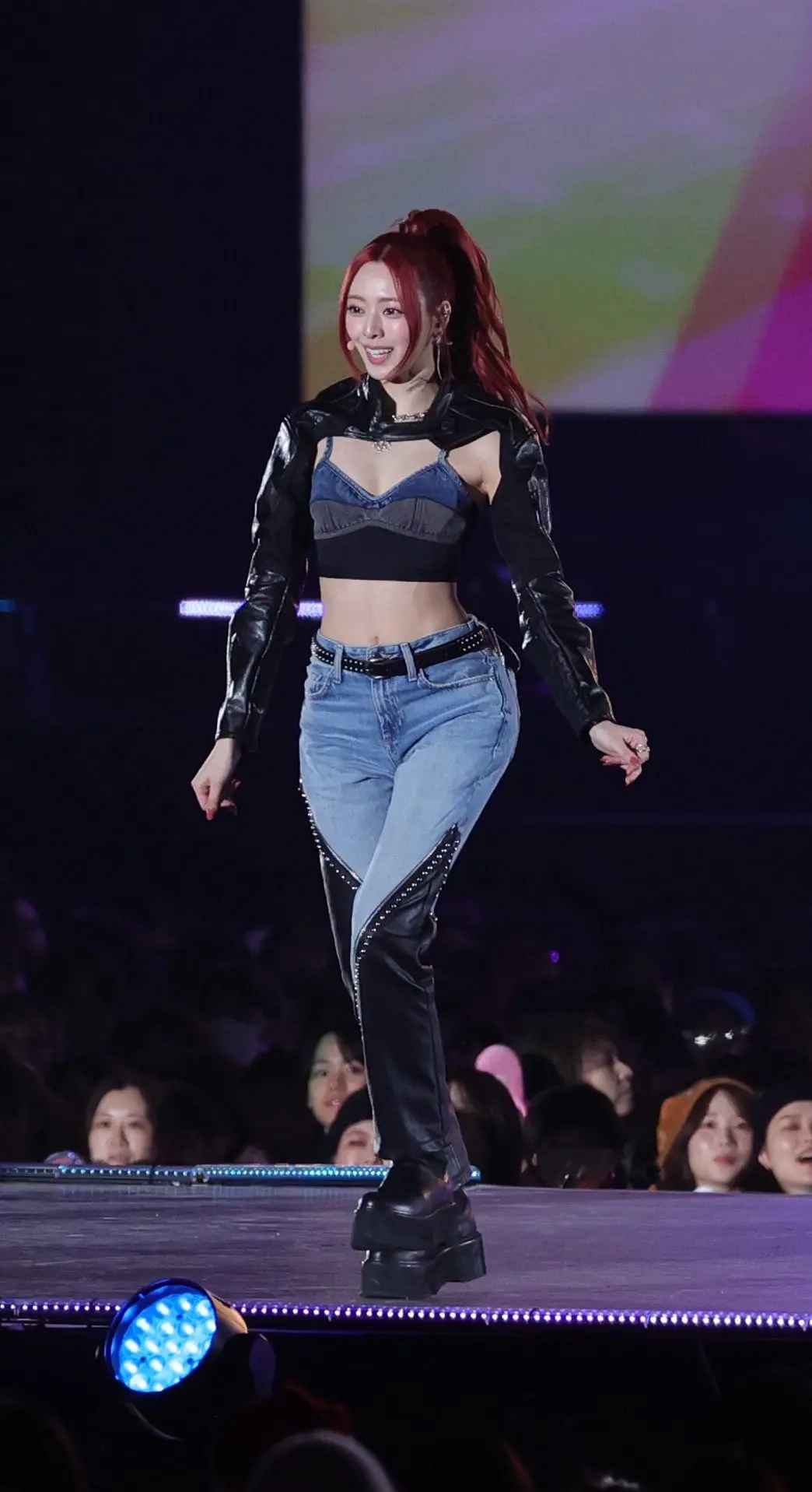 ITZY 유나 탱크탑 가슴 노출