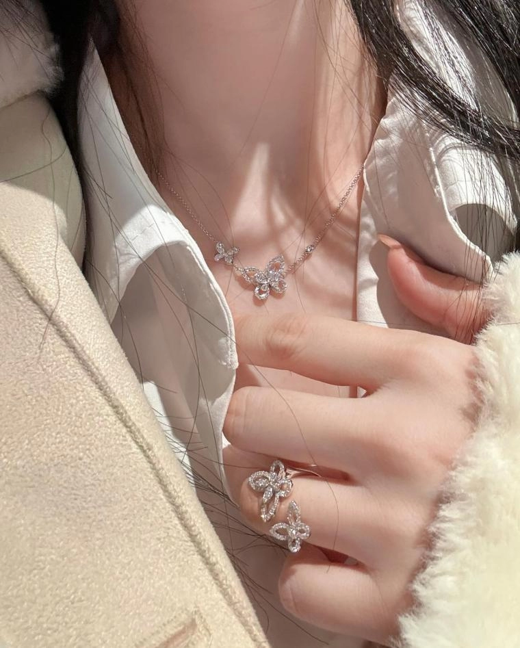 신재은 은근한 노출