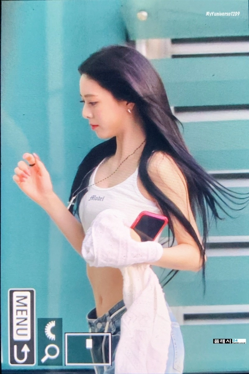 ITZY 유나 슬랜더 몸매의 정석