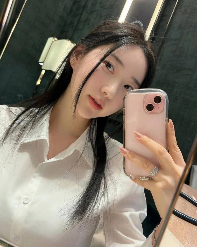 신재은 은근한 노출