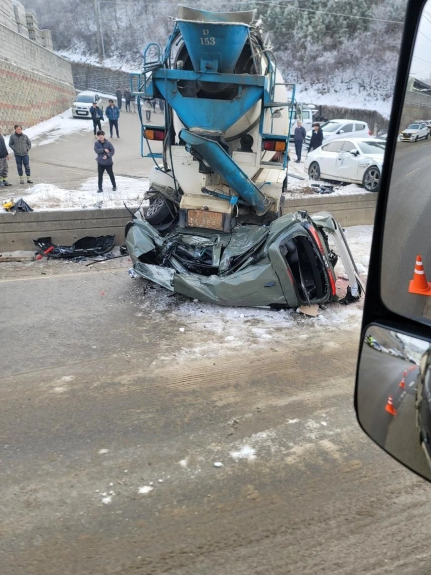 오늘자 캐스퍼 완파 사고 사진
