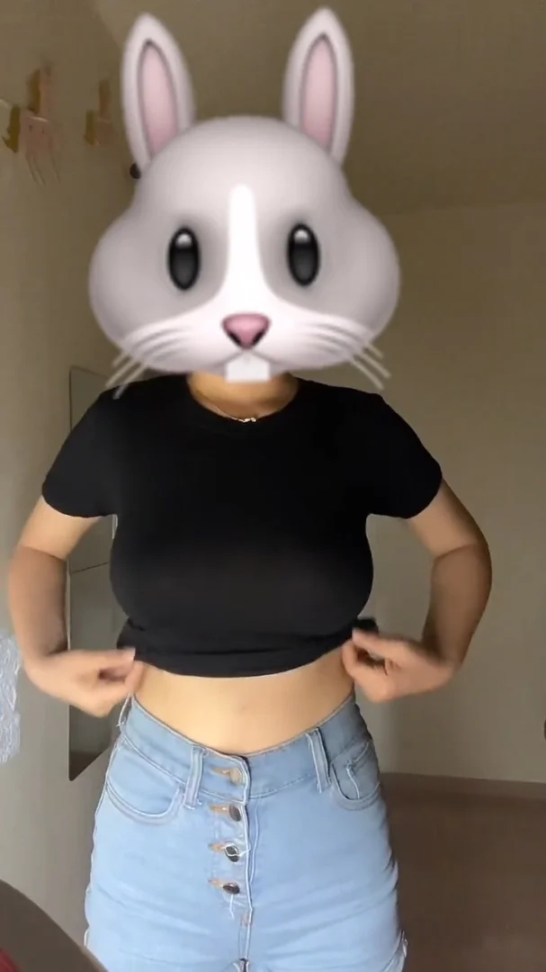 검정티셔츠 청반바지 언더붑 처자