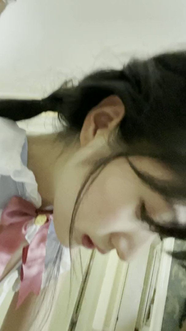 어디가 아픈건지 신음하는 어린처자