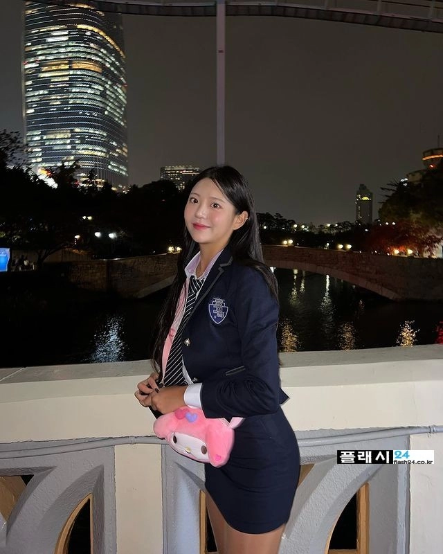 ㅇㅎ)잠잠해도 할 건 다하는 김이서 치어리더