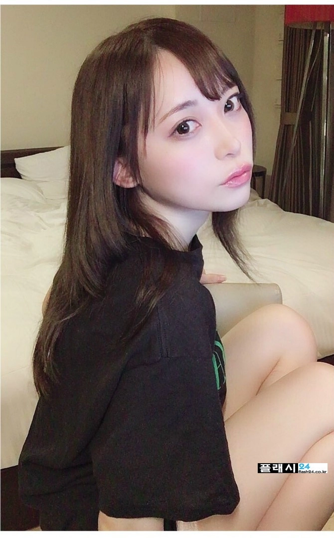 등이 휘어진다는 여배우 나나세 아리스