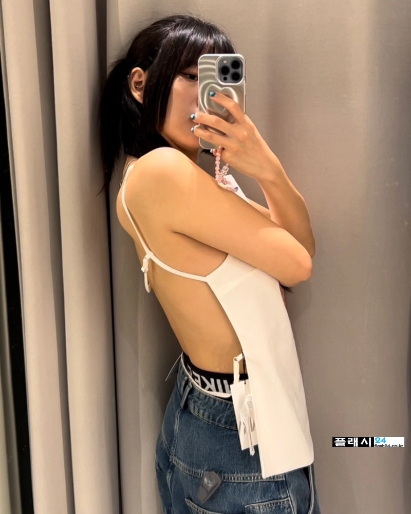 등이 시원한 처자 패션