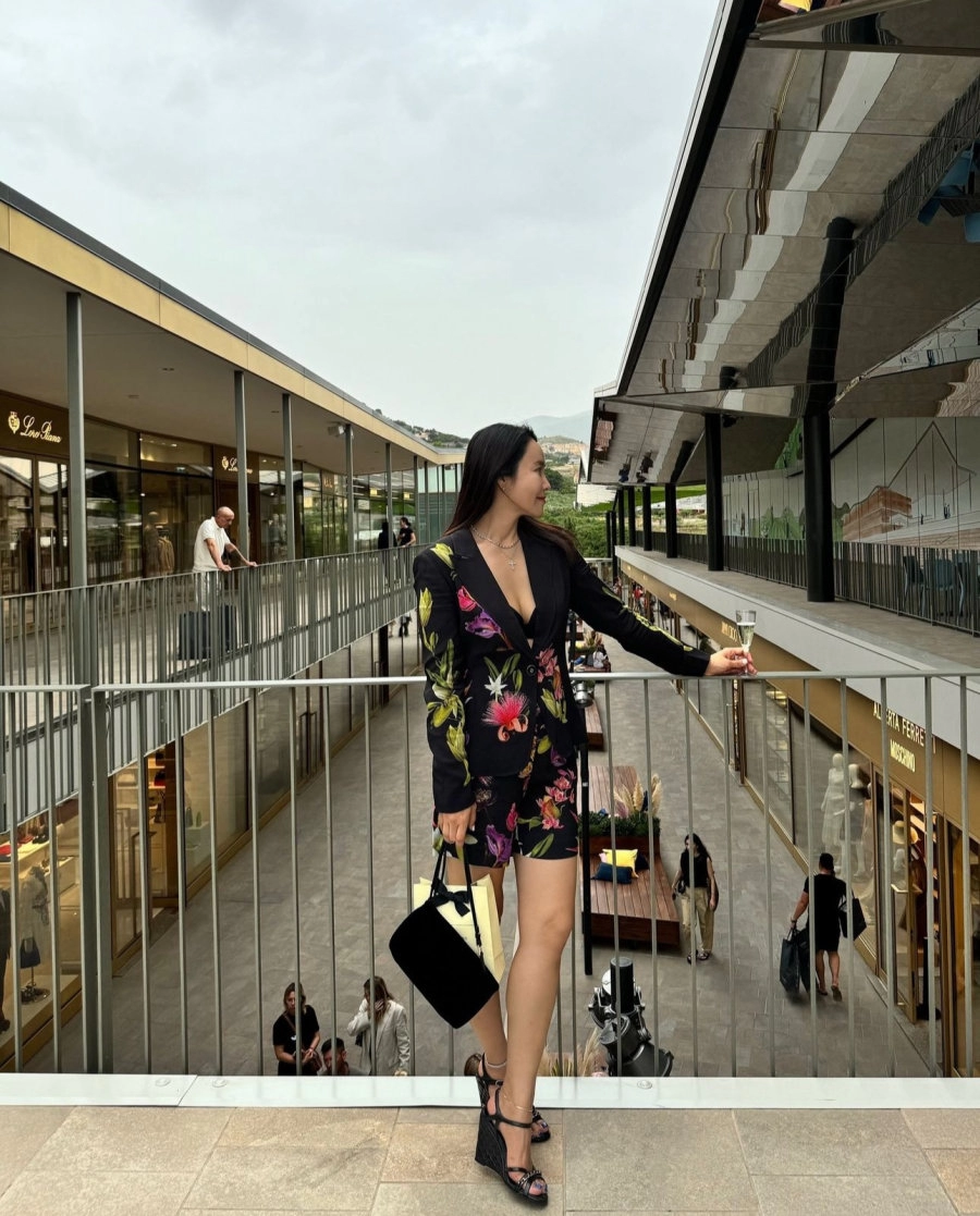 과감하게 미드 오픈한 박지윤 누님 ㄷㄷ