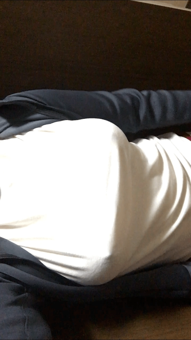 가슴이 너무 커서 고민인 헬겔녀