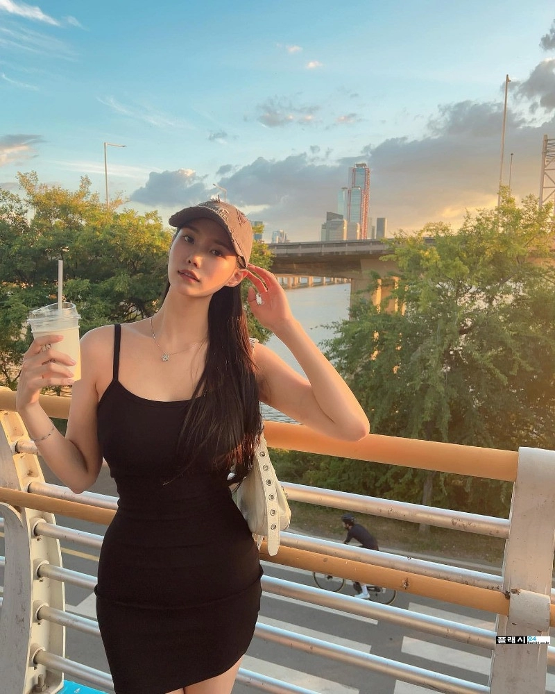 과감한 전하린 기상캐스터