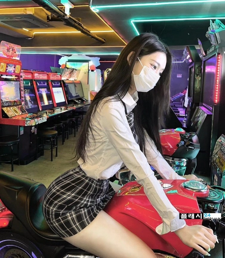 자네 여기서 아르바이트할 생각 없나