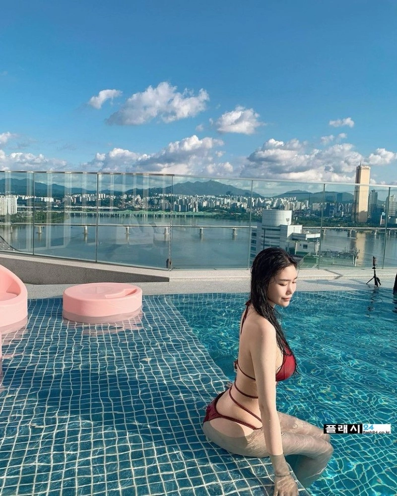 과감한 전하린 기상캐스터