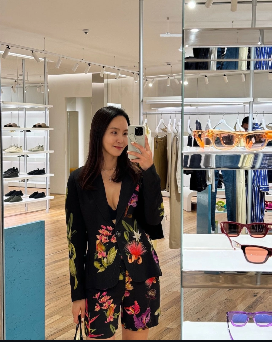 과감하게 미드 오픈한 박지윤 누님 ㄷㄷ