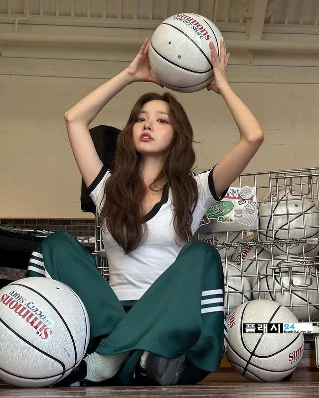 피팅모델 김나희 편안한 옷차림