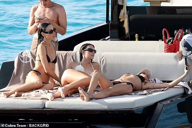 여친 생일 이후로 안만났다는 디카프리오