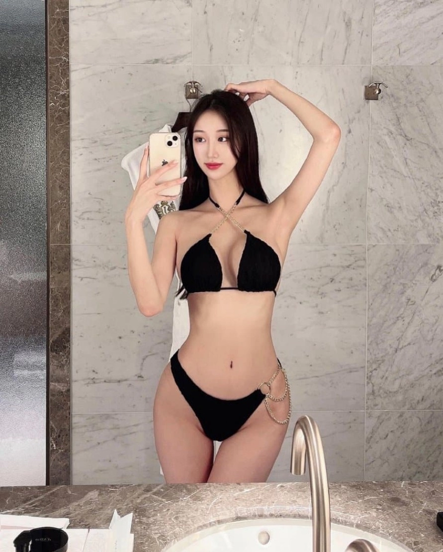 엄청난 몸매 인증녀 4명