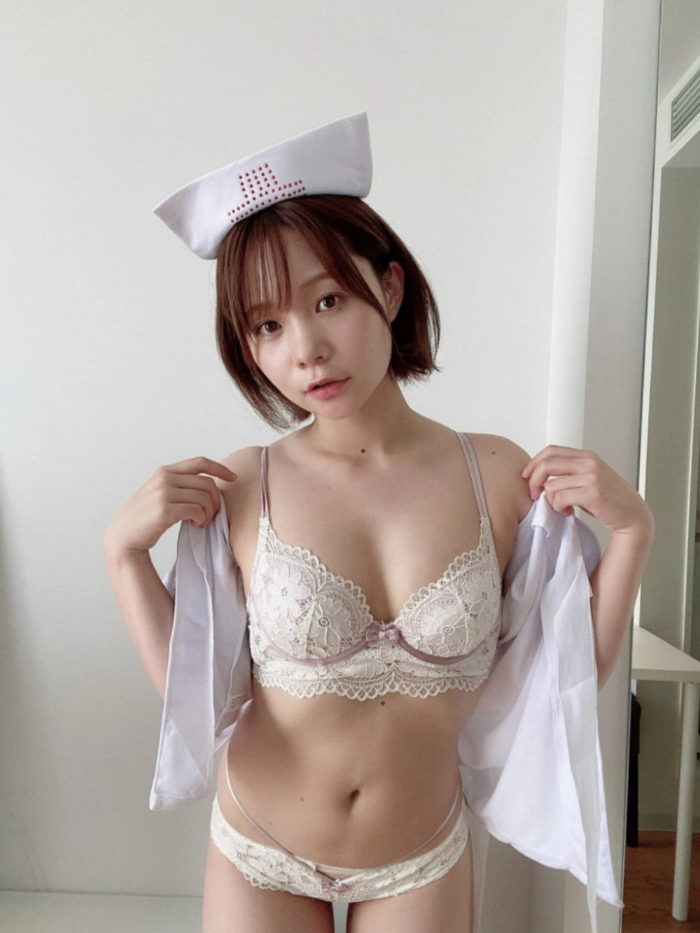 환자 치료 시작하는 간호사