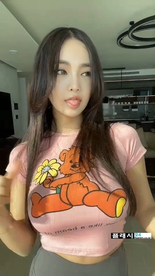 지성 티셔츠만 입어도 터질듯하다