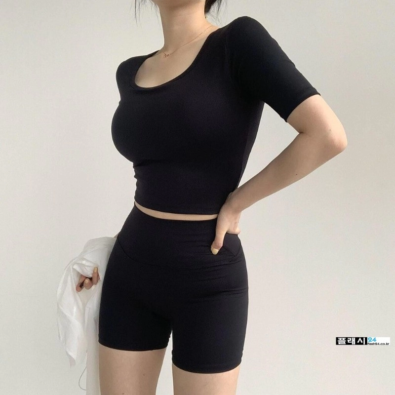 실제보면 그렇게 야하다는 숏레깅스