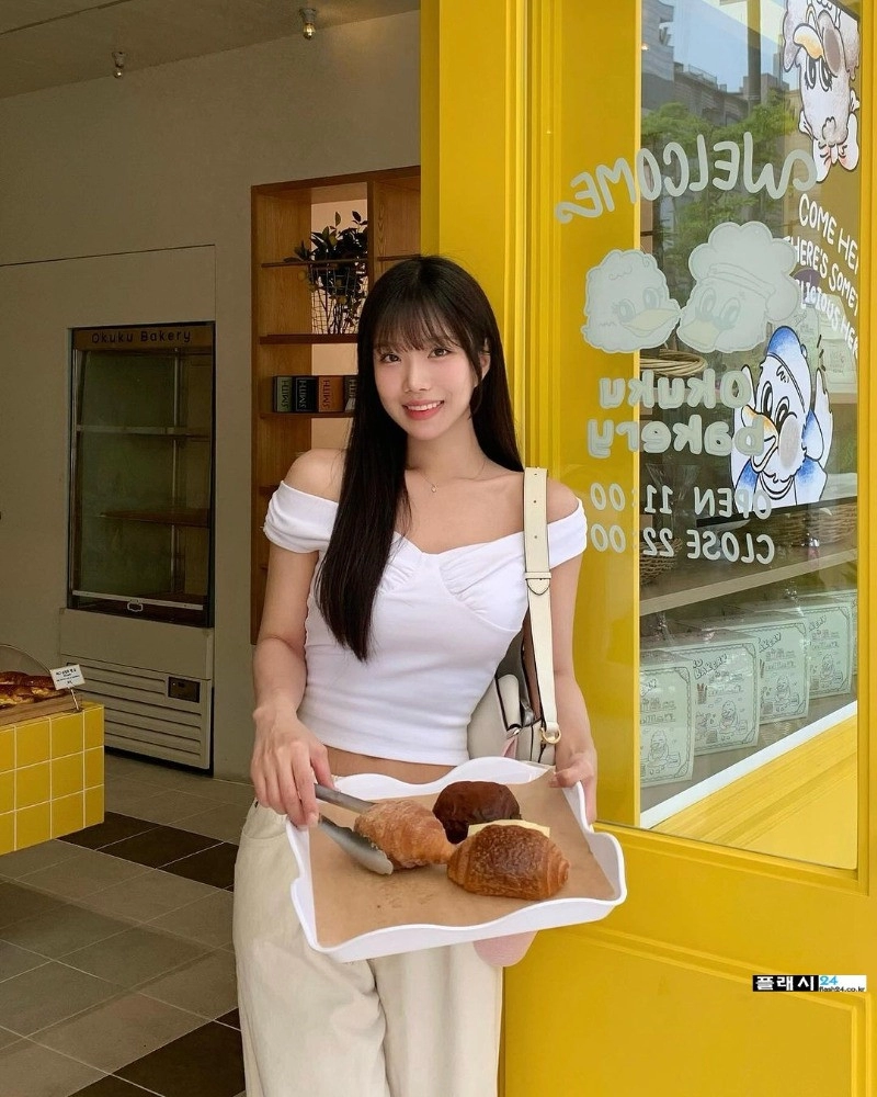 길에서 보면 무조건 연락처 물어보고 싶은 처자